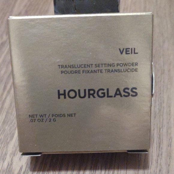 NIB Hourglass Veil Translucent Setting Powder - Picture 2 of 6